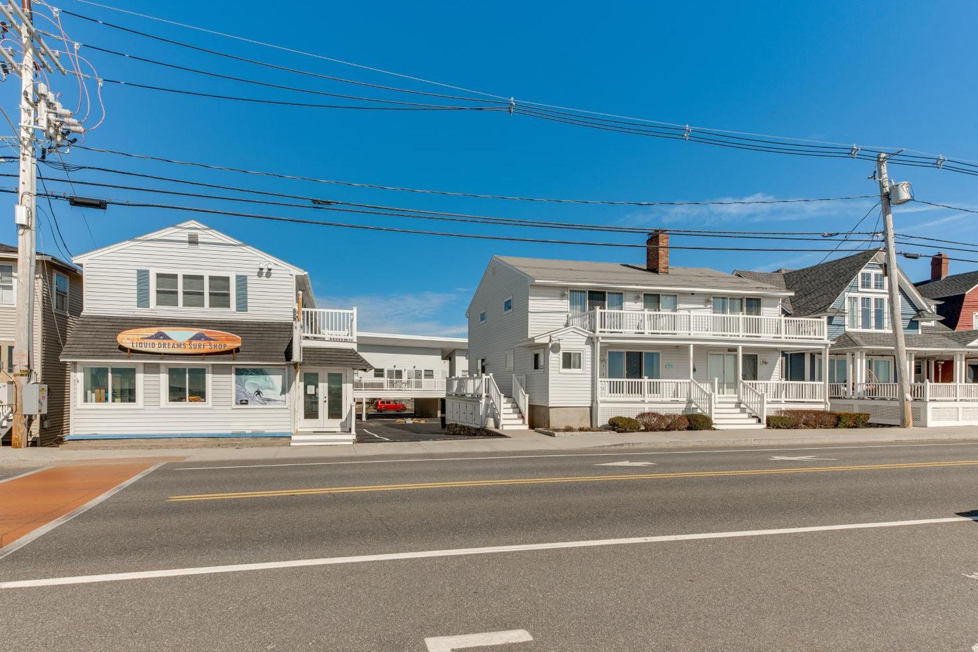 Cozy York Studio With Ocean View, Steps To Beach! Apartment Exterior photo